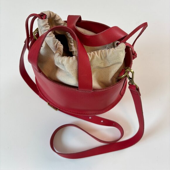 Madewell Red Leather Drawstring Bucket Bag Crossbody NWOT - Picture 2 of 9